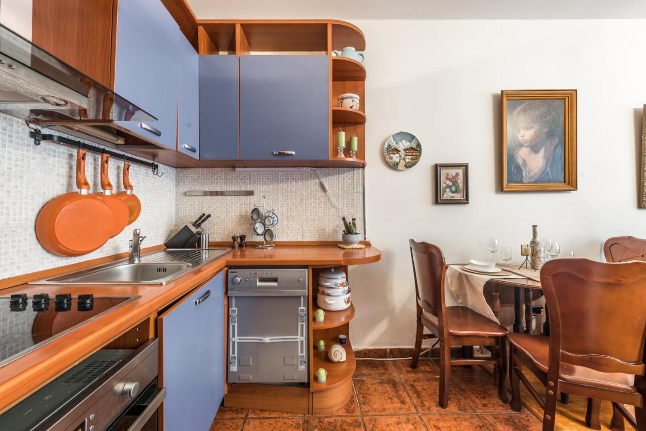 Vintage And Warm 2Br Apartament In Tirana Eksteriør billede