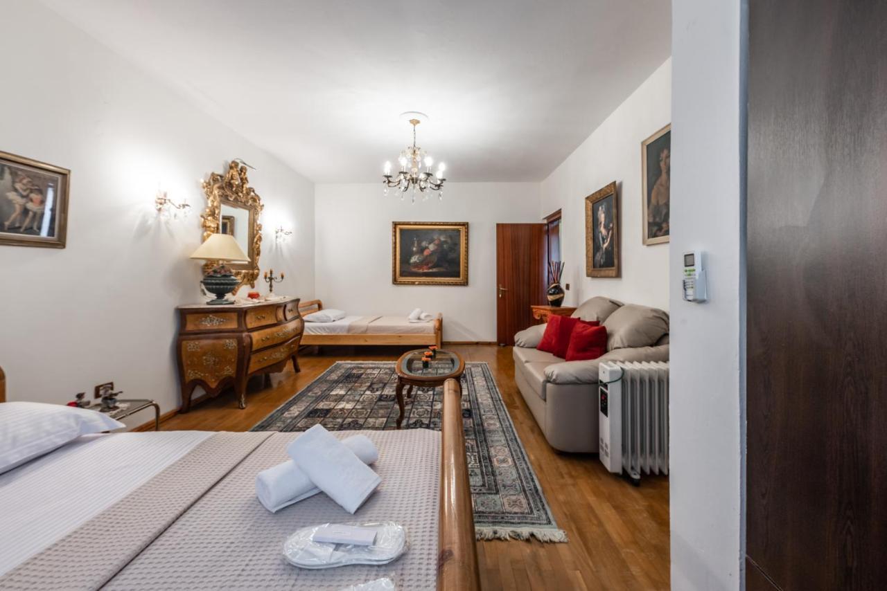 Vintage And Warm 2Br Apartament In Tirana Eksteriør billede