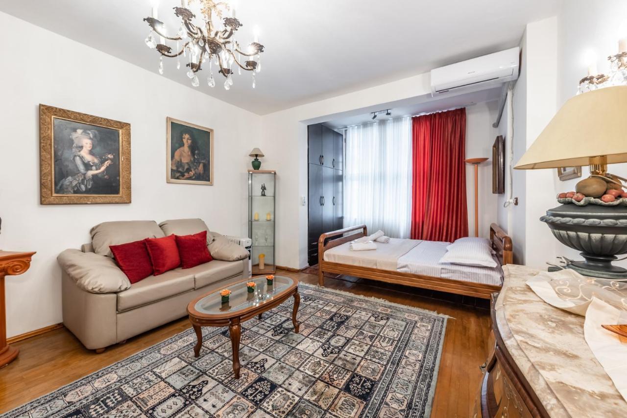 Vintage And Warm 2Br Apartament In Tirana Eksteriør billede