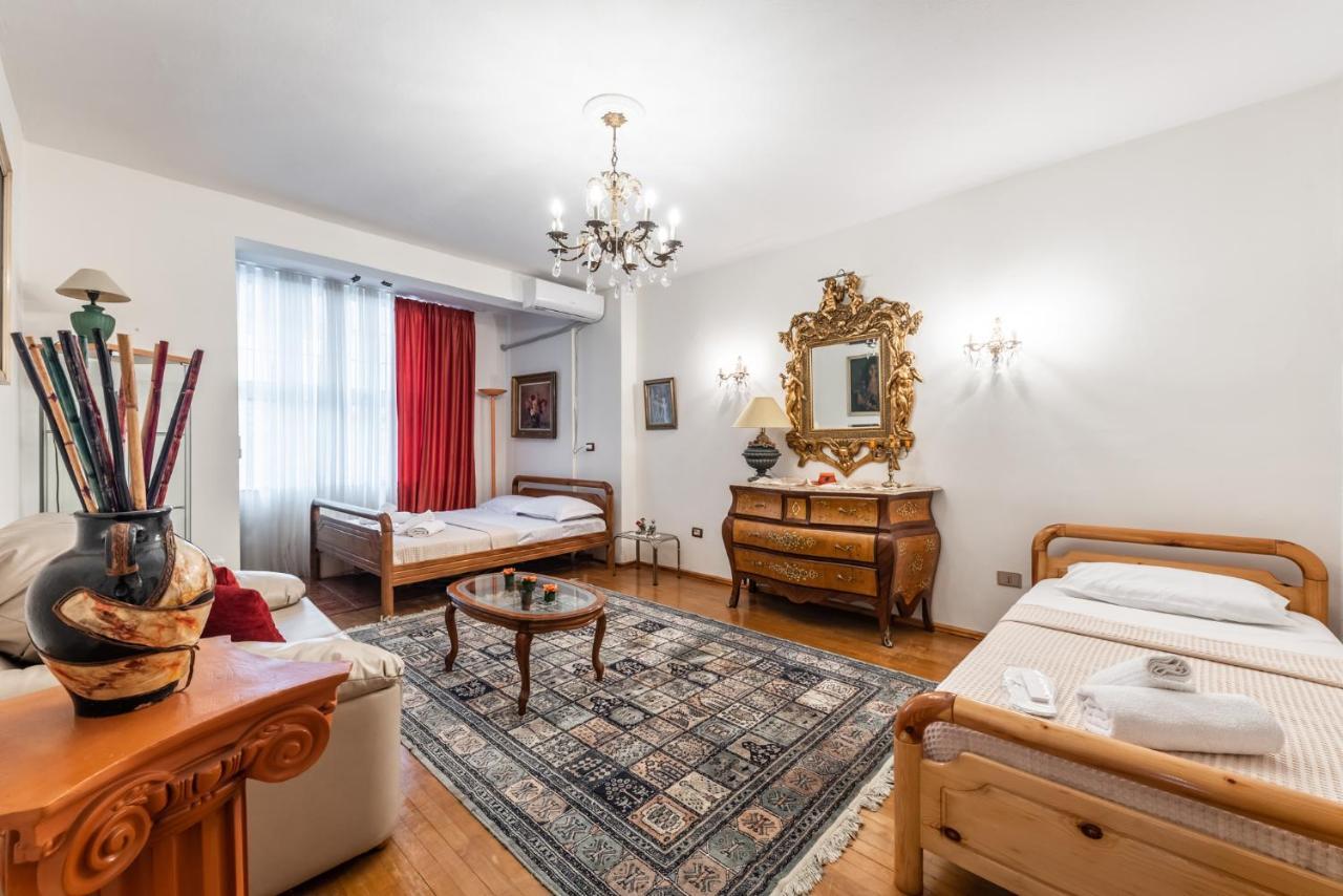 Vintage And Warm 2Br Apartament In Tirana Eksteriør billede