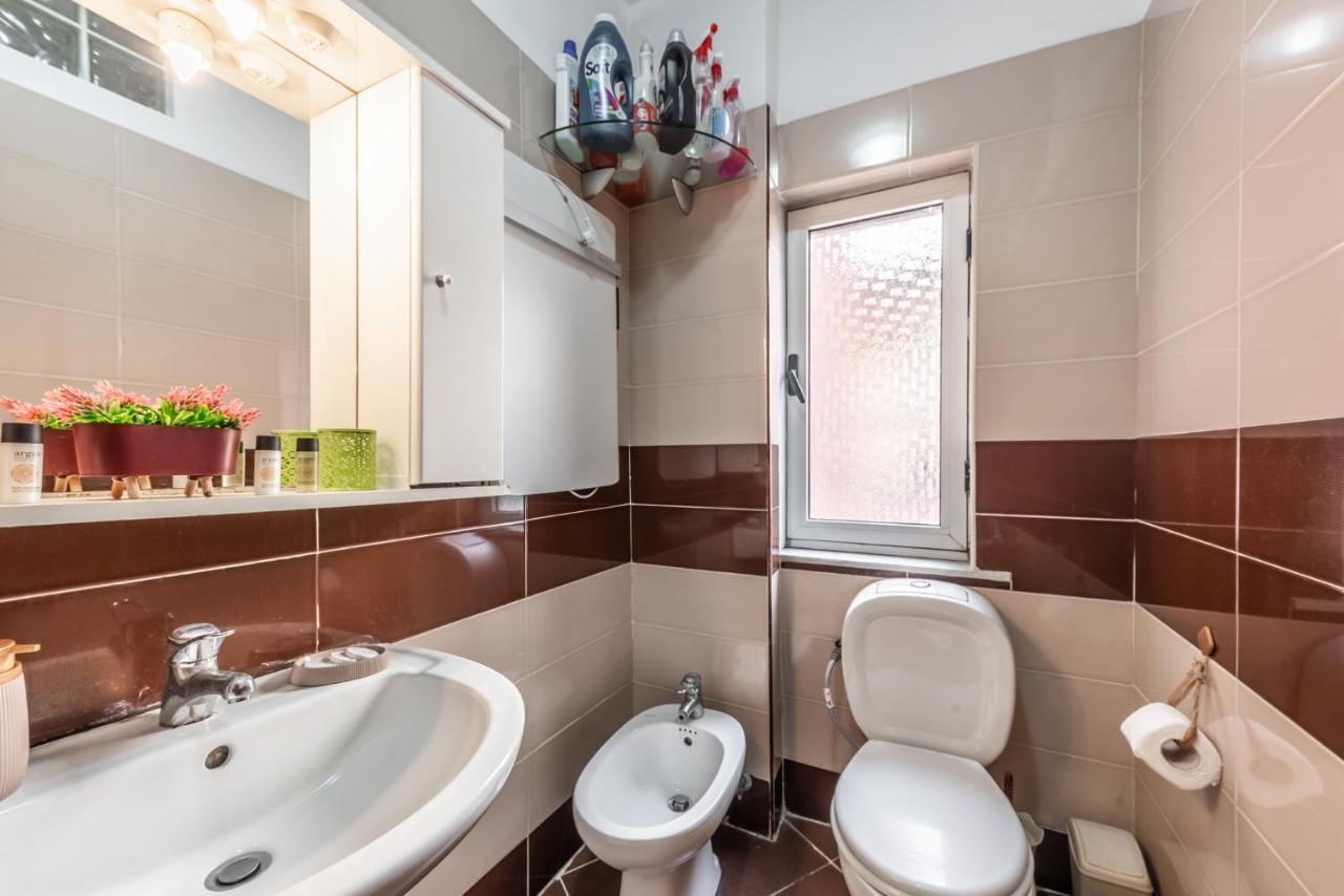 Vintage And Warm 2Br Apartament In Tirana Eksteriør billede