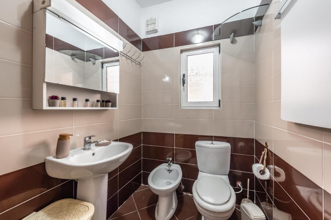 Vintage And Warm 2Br Apartament In Tirana Eksteriør billede